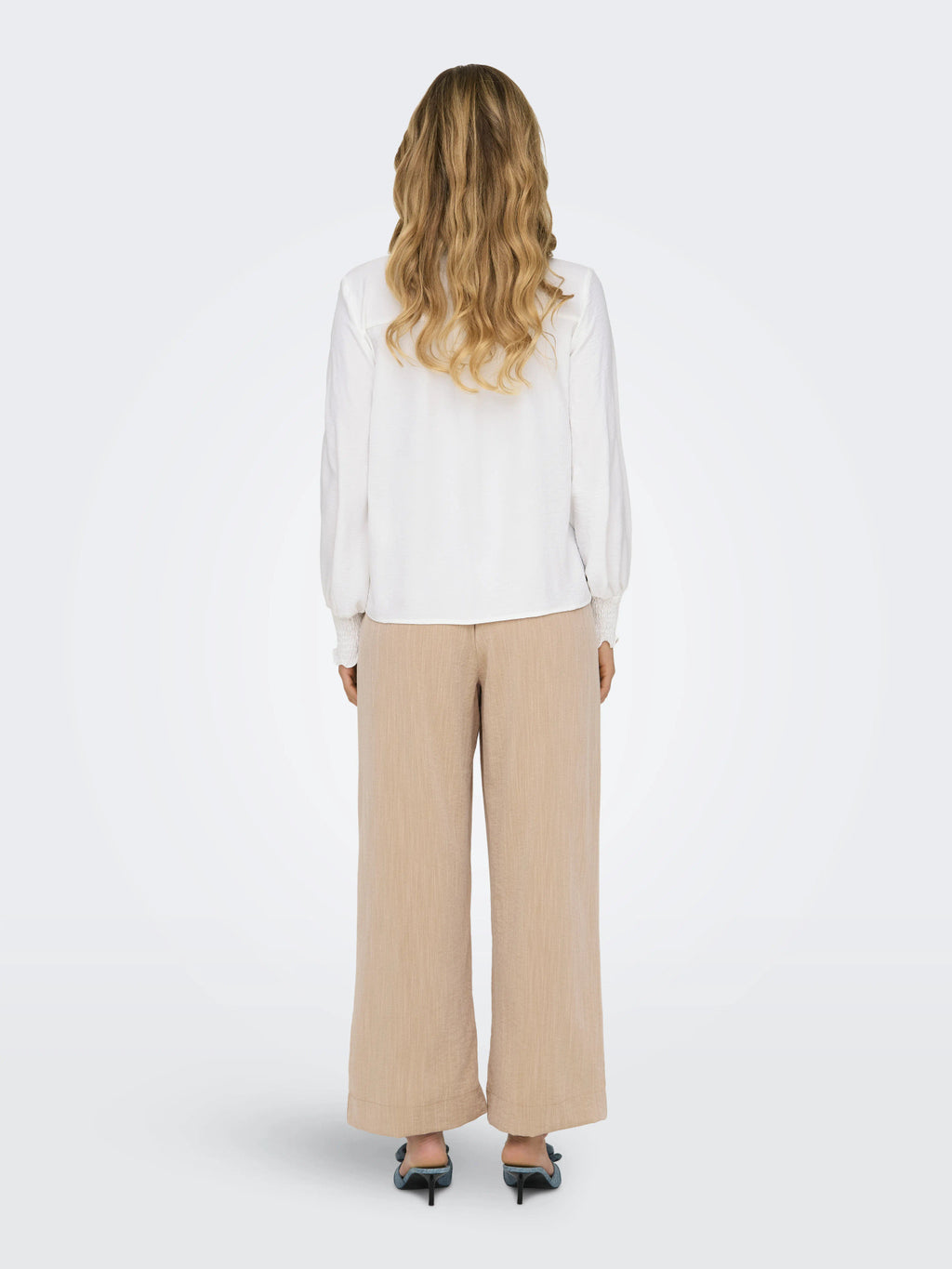 ONLMETTE V-NECK LS SMOCK TOP NOOS WVN