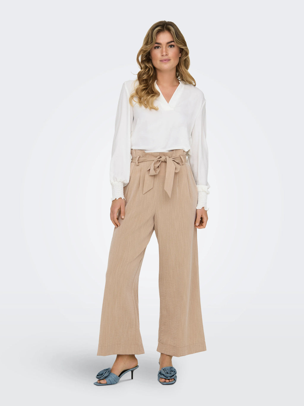 ONLMETTE V-NECK LS SMOCK TOP NOOS WVN